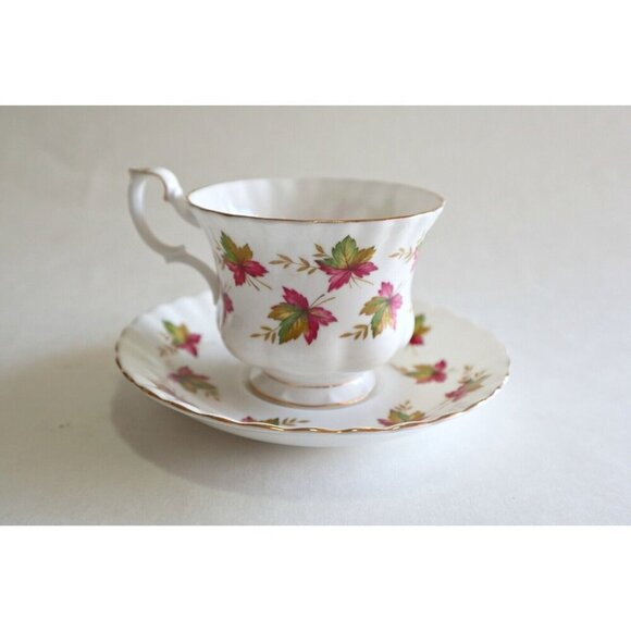 COPY - Vintage Teacup and Saucer Royal Albert Tea Cup Canada Maple  Leaf Canada - Picture 3 of 6